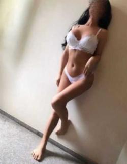 Baştan çıkaran buğday tenli escort Naz