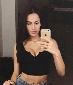 Şık deneyimli escort Nisa